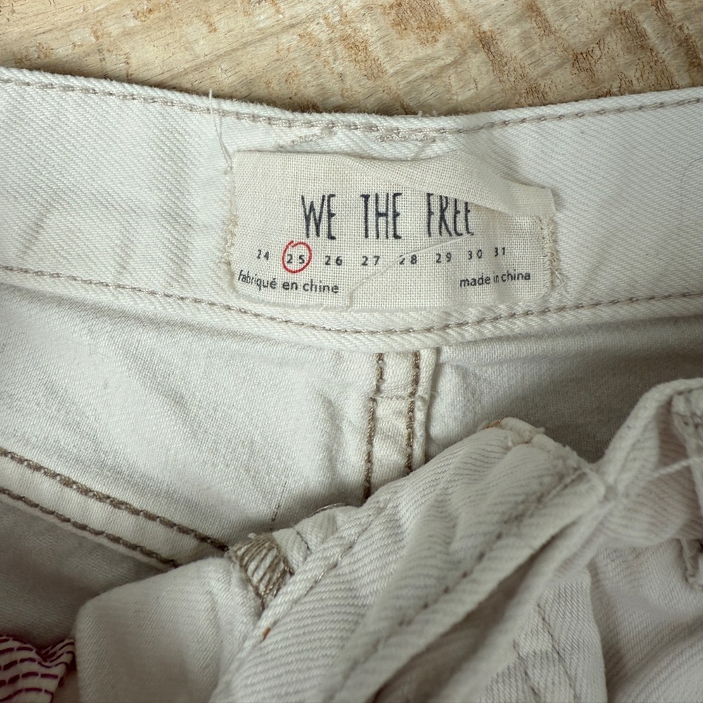 Free People Loving Good Vibrations White Cutoff Denim Shorts Boho | Size 25 - Picture 7 of 9
